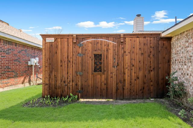 735 Rachel Street, Grand Prairie, TX 75052