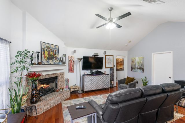 735 Rachel Street, Grand Prairie, TX 75052