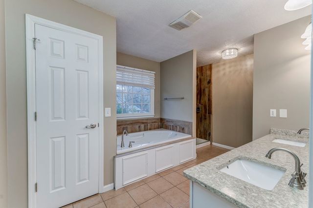 2002 Kingsridge Drive, Dalton, GA 30720