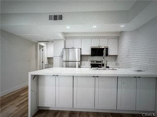 750 N Kings 105, West Hollywood, CA 90069