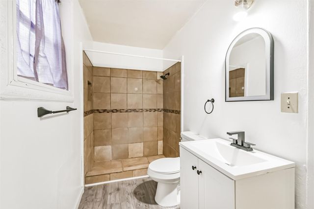 900 N 8th Street, Baytown, TX 77520