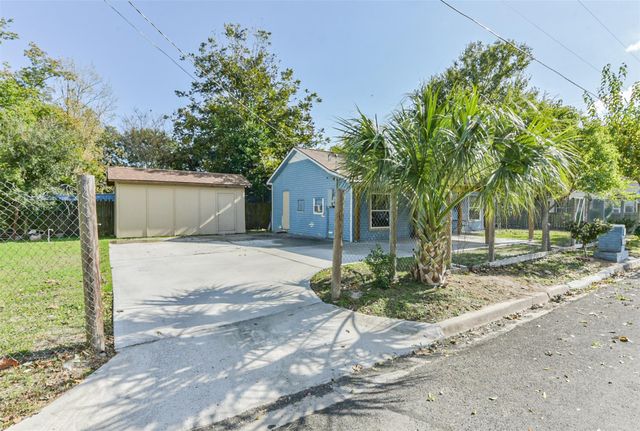 900 N 8th Street, Baytown, TX 77520