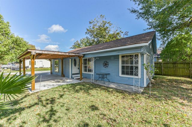 900 N 8th Street, Baytown, TX 77520