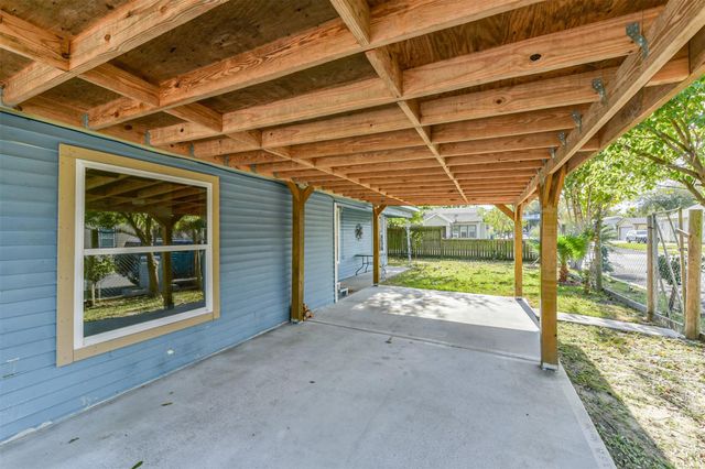 900 N 8th Street, Baytown, TX 77520