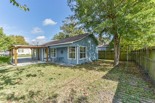 900 N 8th Street, Baytown, TX 77520