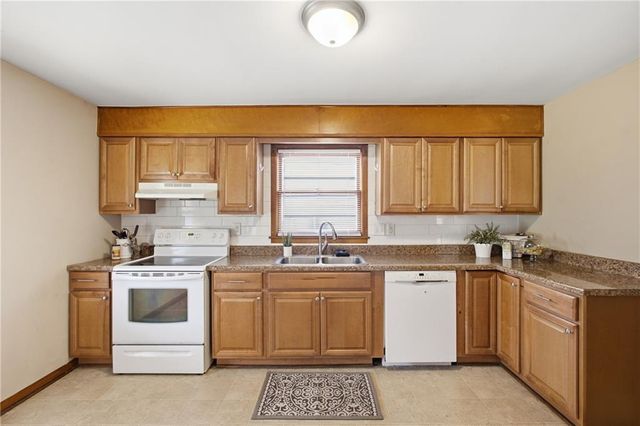 1021 E 23rd Avenue, North Kansas City, MO 64116