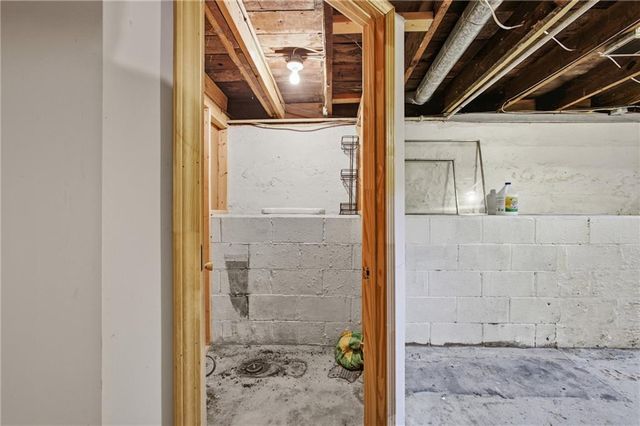 1021 E 23rd Avenue, North Kansas City, MO 64116