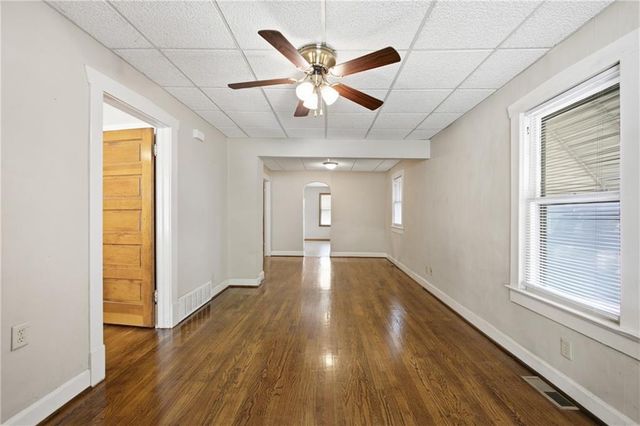 1021 E 23rd Avenue, North Kansas City, MO 64116