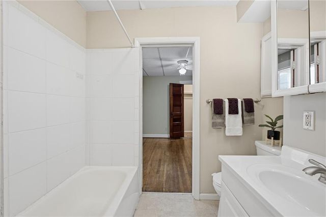 1021 E 23rd Avenue, North Kansas City, MO 64116