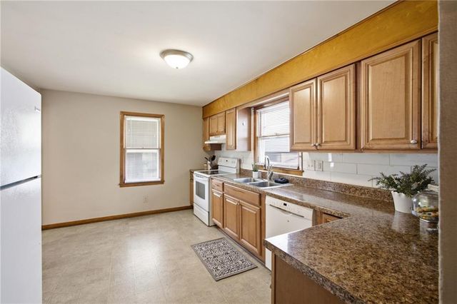 1021 E 23rd Avenue, North Kansas City, MO 64116