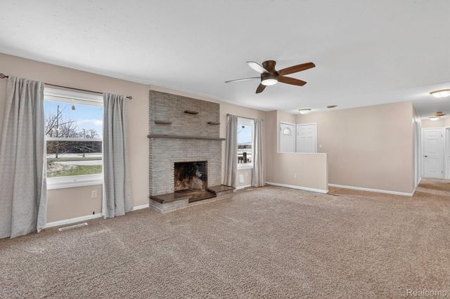 1325 N Linden Road, Flint Charter Township, MI 48532