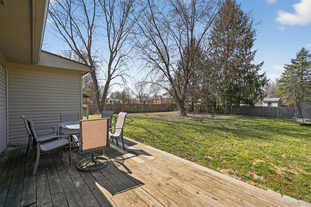 1325 N Linden Road, Flint Charter Township, MI 48532