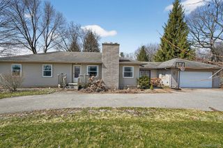 1325 N Linden Road, Flint Charter Township, MI 48532