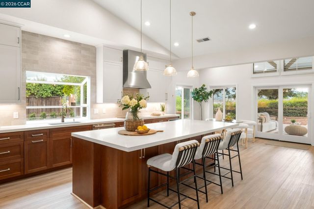 76 Rock Ridge, Danville, CA 94526