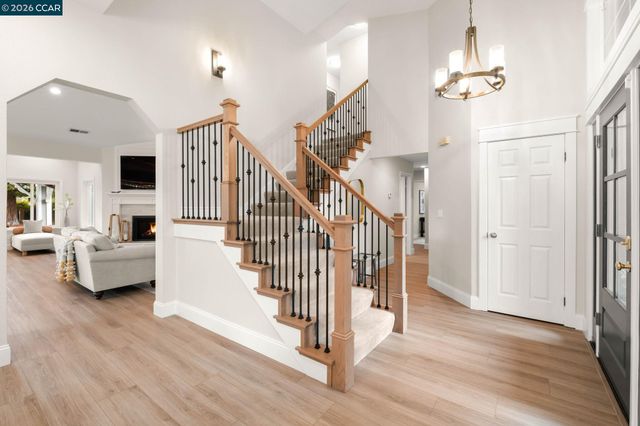 76 Rock Ridge, Danville, CA 94526