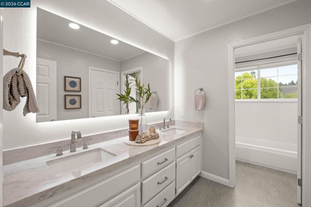 76 Rock Ridge, Danville, CA 94526