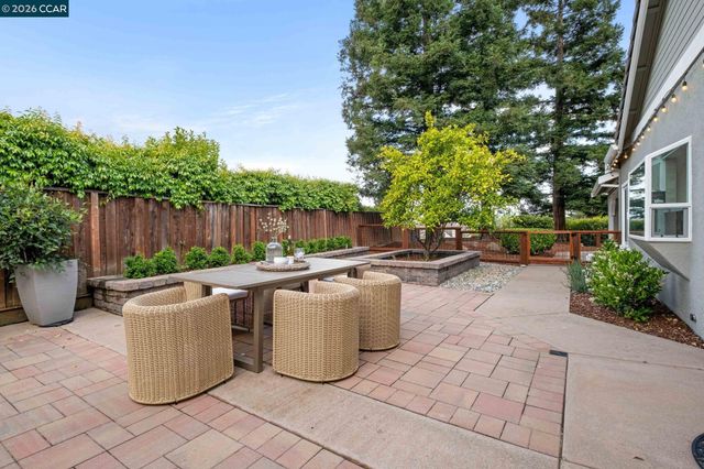 76 Rock Ridge, Danville, CA 94526