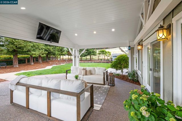 76 Rock Ridge, Danville, CA 94526