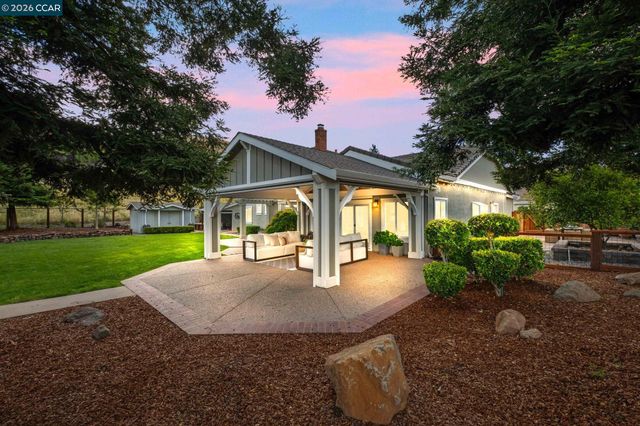 76 Rock Ridge, Danville, CA 94526