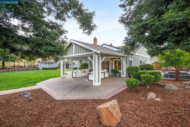 76 Rock Ridge, Danville, CA 94526