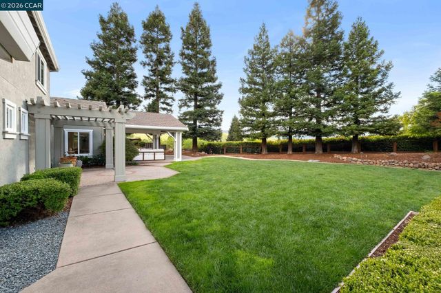 76 Rock Ridge, Danville, CA 94526