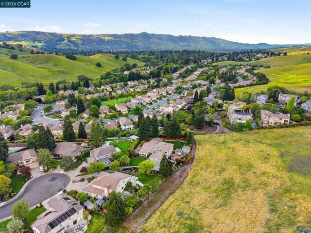 76 Rock Ridge, Danville, CA 94526