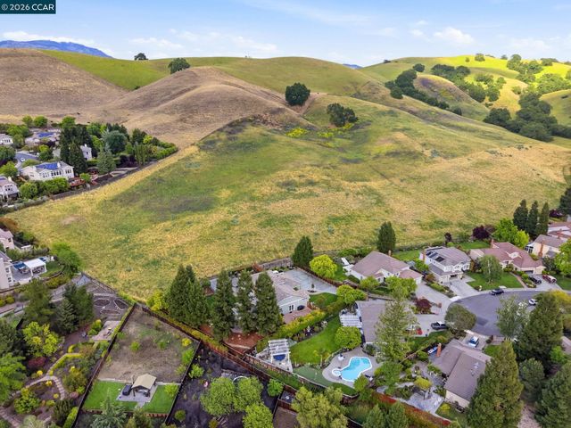 76 Rock Ridge, Danville, CA 94526