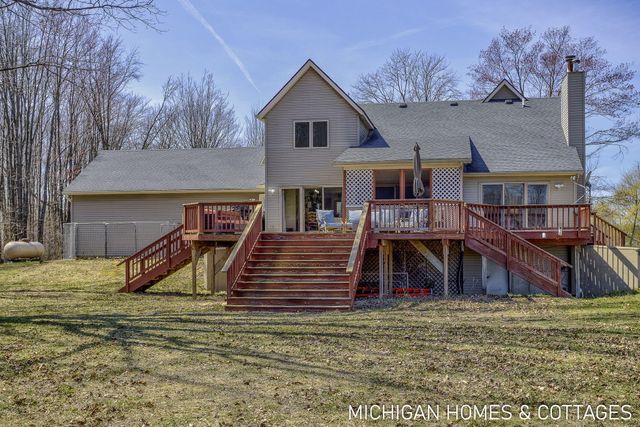1661 68th Street, Fennville, MI 49408