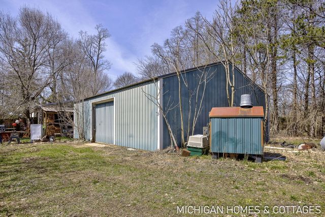 1661 68th Street, Fennville, MI 49408