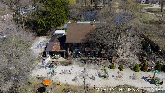 1661 68th Street, Fennville, MI 49408