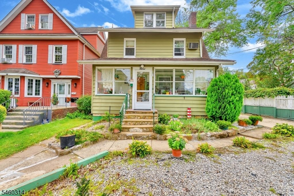 9 Halcyon Pl, Bloomfield Twp., NJ 07003 — exterior