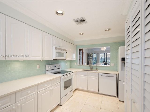 8652 Via Reale 1, Boca Raton, FL 33496