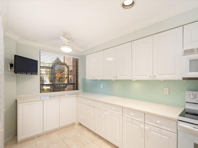 8652 Via Reale 1, Boca Raton, FL 33496