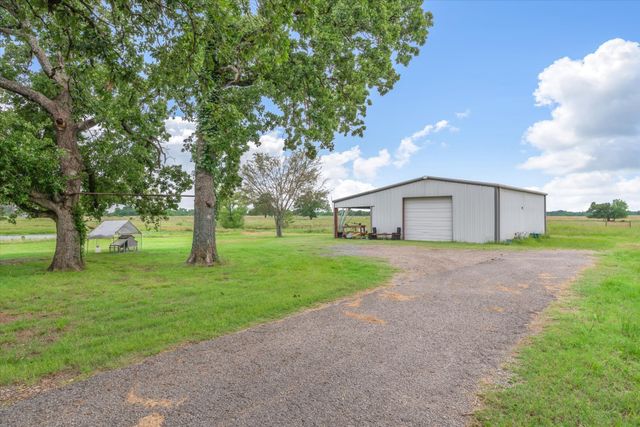 2364 VZ County Road 2128, Wills Point, TX 75169