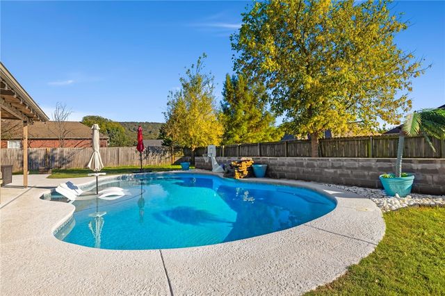 11093 Waterleaf Lane, Prairie Grove, AR 72753