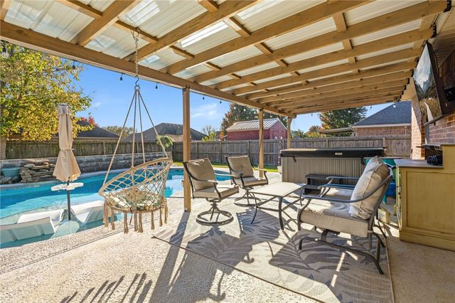 11093 Waterleaf Lane, Prairie Grove, AR 72753