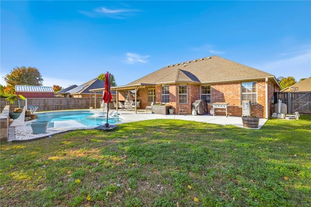 11093 Waterleaf Lane, Prairie Grove, AR 72753