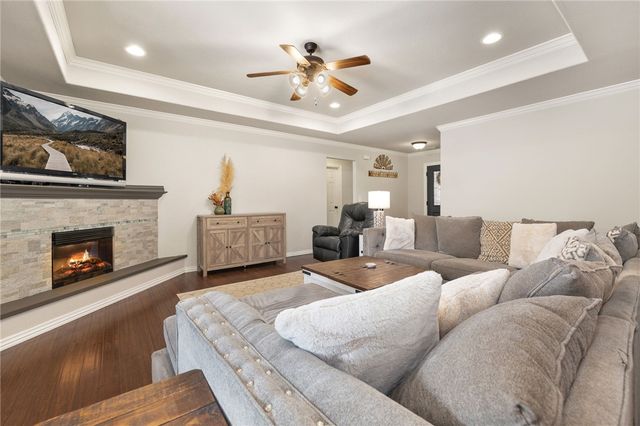 11093 Waterleaf Lane, Prairie Grove, AR 72753