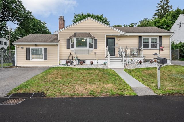 77 Valley Road, Dracut, MA 01826