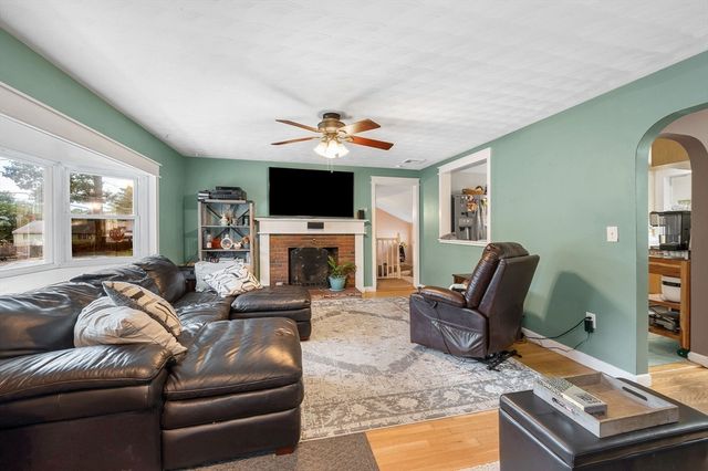 77 Valley Road, Dracut, MA 01826