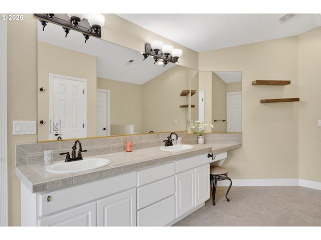 2602 Ne 172ND Cir, Ridgefield, WA 98642