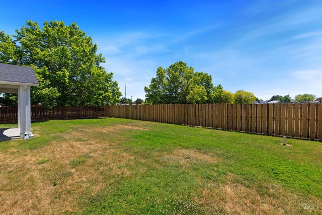 1101 W Blaine Ave, Nampa, ID 83651
