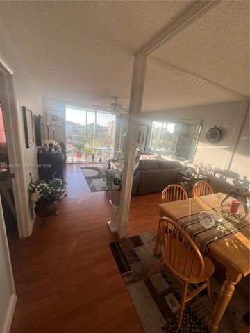 8900 Washington Blvd 402, Pembroke Pines, FL 33025