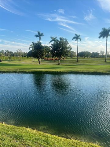 8900 Washington Blvd 402, Pembroke Pines, FL 33025