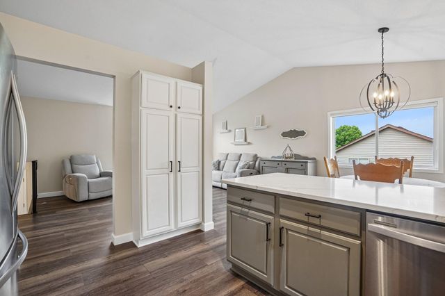14079 Bluebird Trail NE, Prior Lake, MN 55372