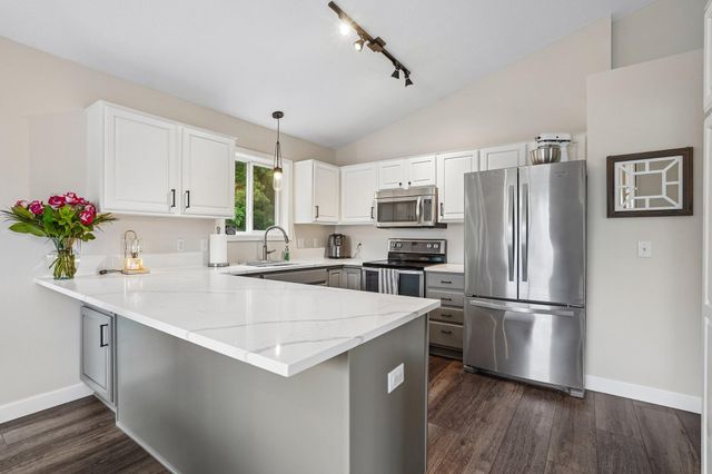 14079 Bluebird Trail NE, Prior Lake, MN 55372