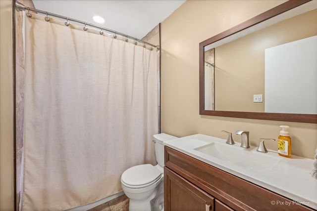 43 Grange Road, Elk Grove Village, IL 60007