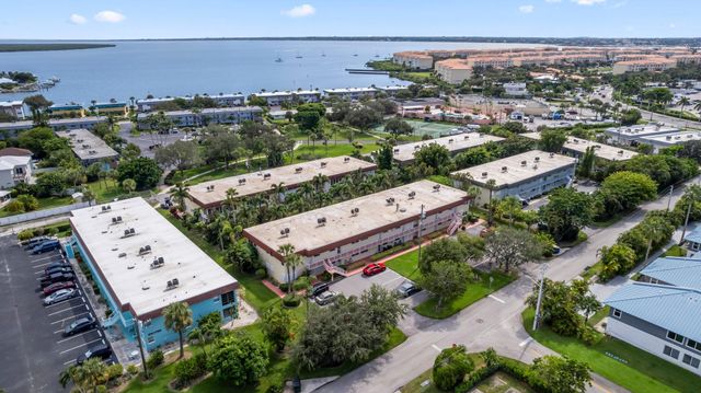1181 Carlton Court 202, Fort Pierce, FL 34949