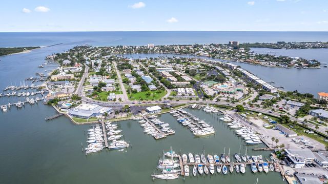 1181 Carlton Court 202, Fort Pierce, FL 34949