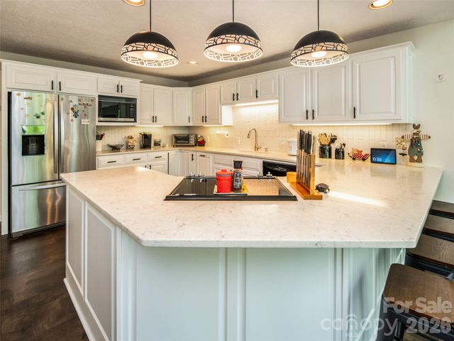 363 Rickel Drive, Hendersonville, NC 28739